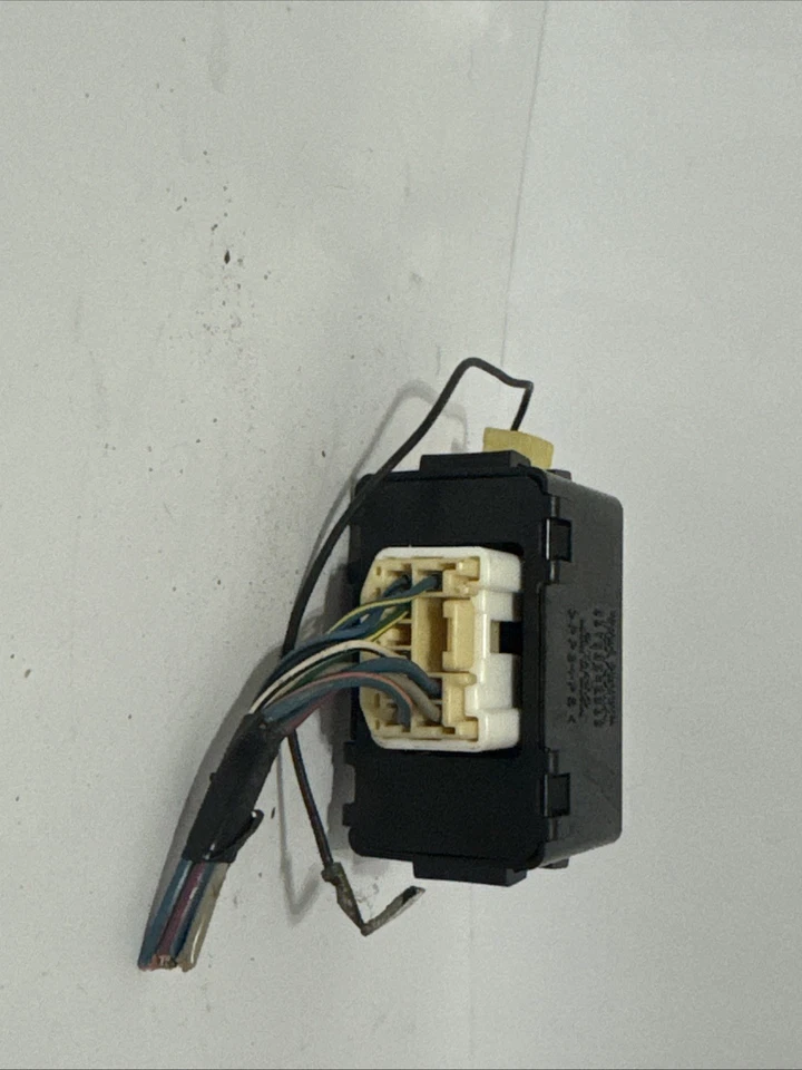 Relé módulo de control convertidor de remolque Toyota 4Runner 2003-2009 OEM 81985-35010 Foto 2 de 4