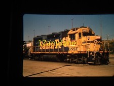 11912 VINTAGE Train Engine Photo 35mm Slide BNSF 2793 GP39-2 NORTHTOWN MN 5-17
