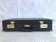 Vg BergHOFF SENNA 18/10 Stainless Steel 72pc Flatware Set in Attaché-Style Case 