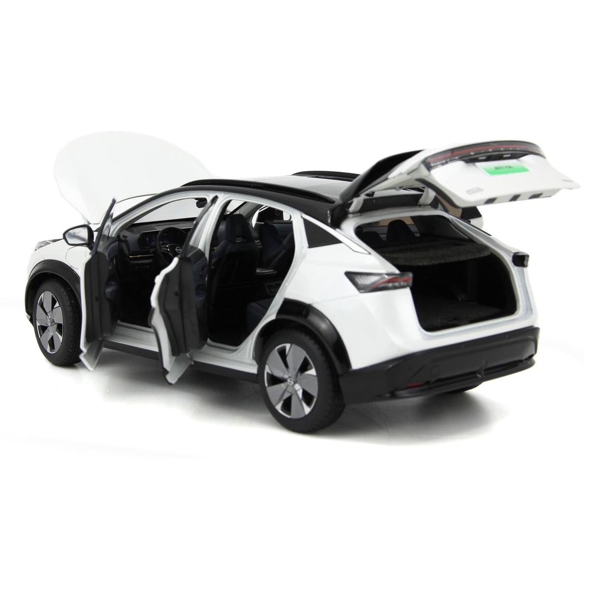 1:18 Scale Nissan Ariya 2022 White Diecast Model Car Collection