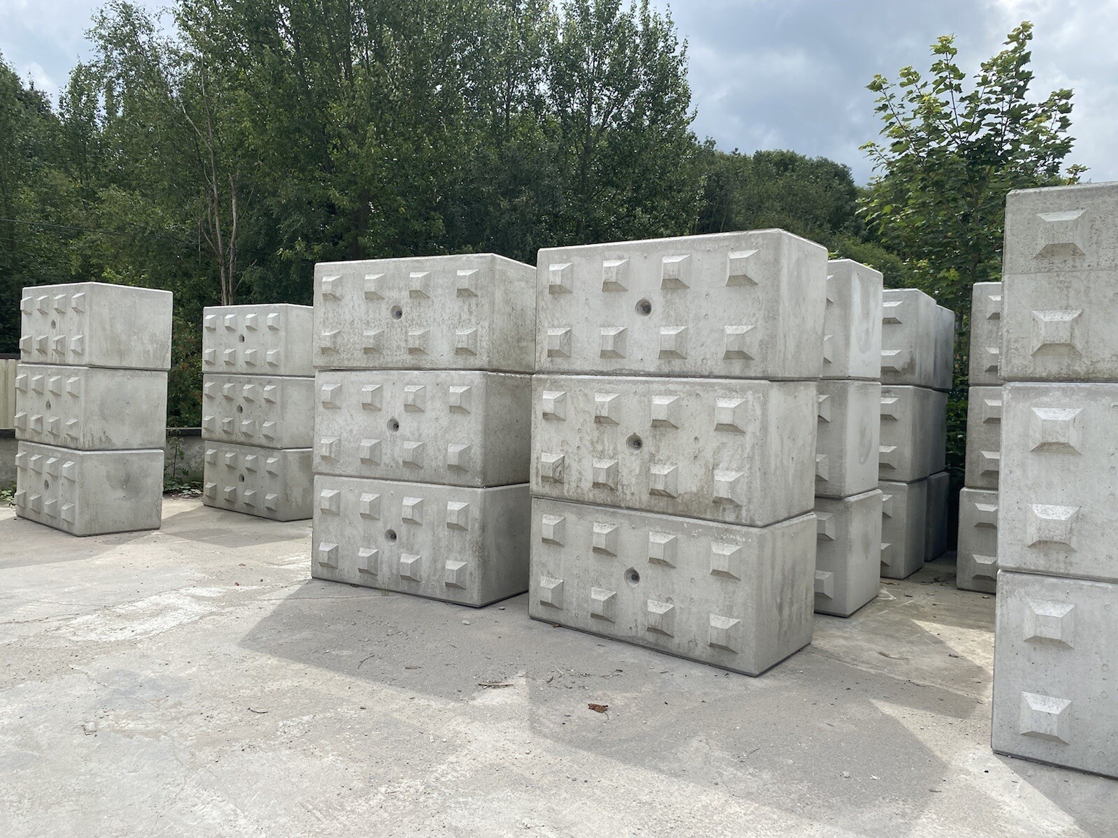 Interlocking Concrete Blocks 1600 x 800 x 800 | eBay UK