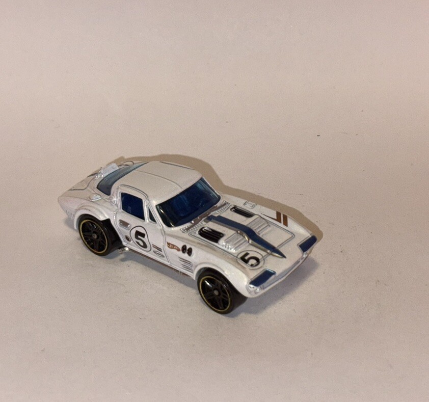 HOT WHEELS Loose Corvette Grand Sport (White Version)