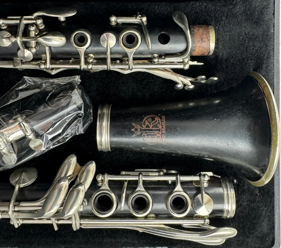 Clarinete Bb Madera Amati ACL 311. Almohadillas nuevas, ¡juega muy bien! Foto 4 de 4