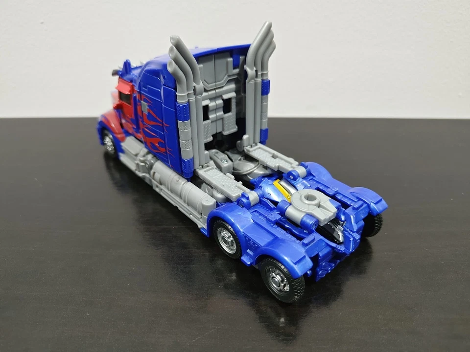 Transformers Studio Series SS Leader Class Age of Extinction AOE Optimus Prime - Image 3 of 4