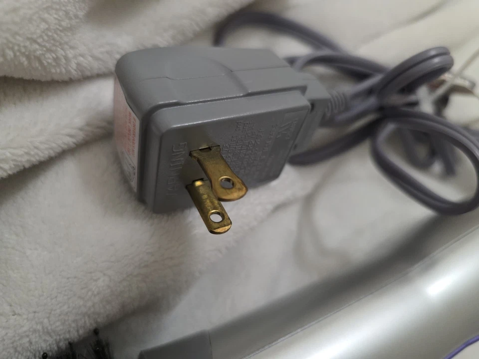 Cepillo de aire caliente iónico John Frieda Salon Shape 1,5" JFHA5 frizz fácil soplar Foto 3 de 4