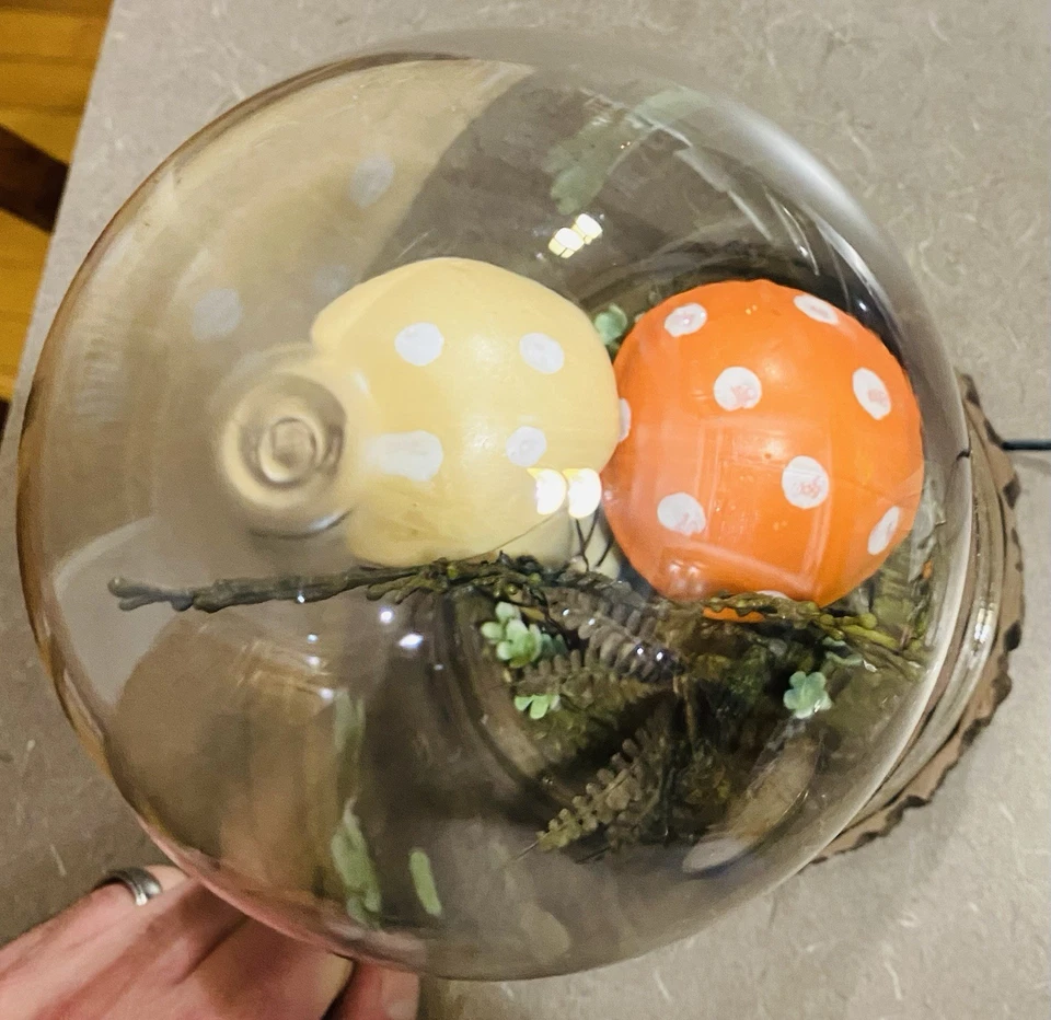 Escultura grande de doble hongo de resina verde, naranja, beige y amarillo de fibra óptica Foto 3 de 4