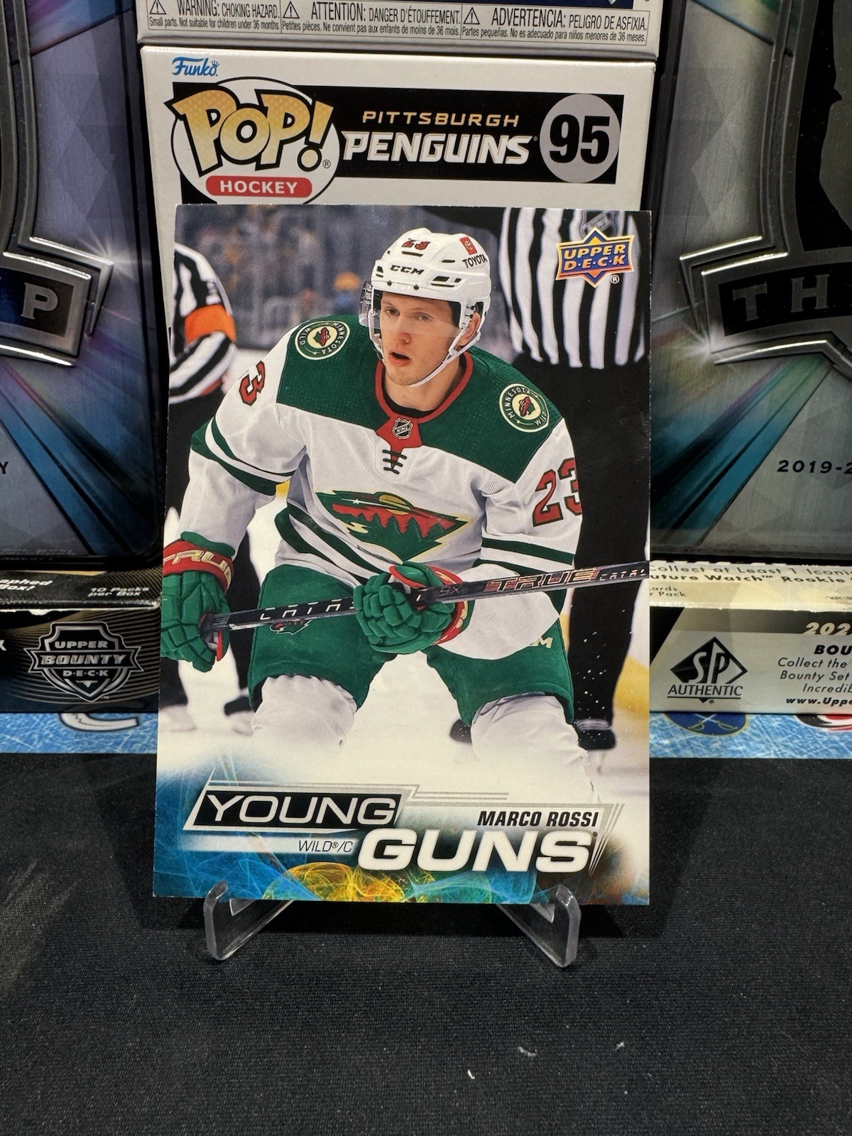 2022-23 Upper Deck Series 1 - Young Guns Marco Rossi #243 Jumbo (RC)