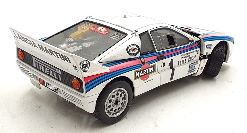 Kyosho 1/18 Scale Diecast 13625G - Lancia 037 Rally Martini RMC #1 W.Rorhl - Image 3 of 4