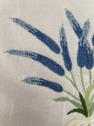 Vintage Table Runner & 12 Napkins Floral Punch Needle Satin Stitch Embroidery - Picture 10 of 12