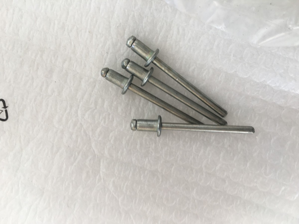 Originale Mercedes Benz N. 4 rivetti a0039902497 | eBay 