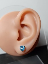 18-karatowe złoto London niebieski topaz kolczyk