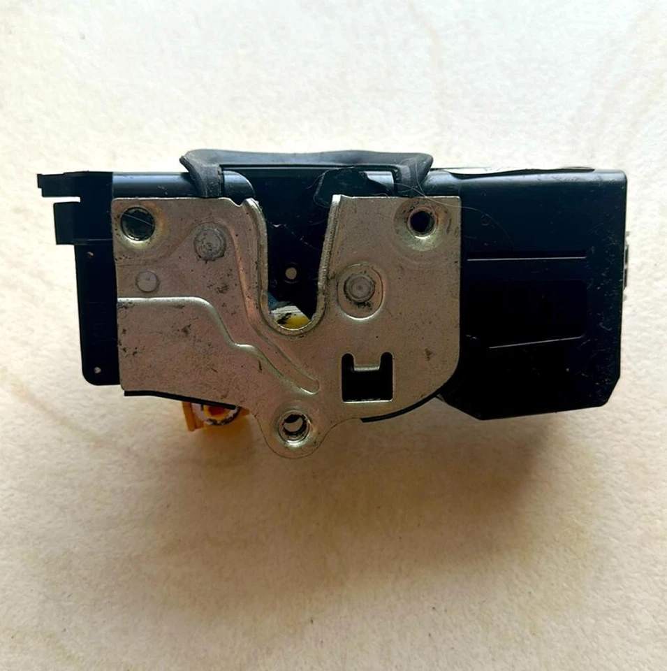 GARANTÍA DE POR VIDA 2007 a 2009 Genuino Saturn Aura Actuador de cerradura de puerta delantera derecha Foto 4 de 4