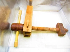 Wood screw wood bench vise