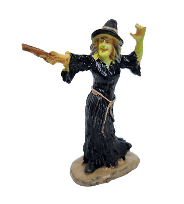 Lemax Spooky Town Halloween Witch Casts Spells 2013 New 32117 Figurine