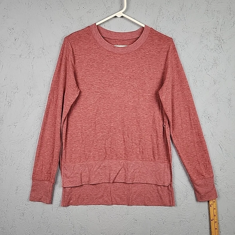 alo-yoga glimpse side slit logo outdoor casual sweatshirt