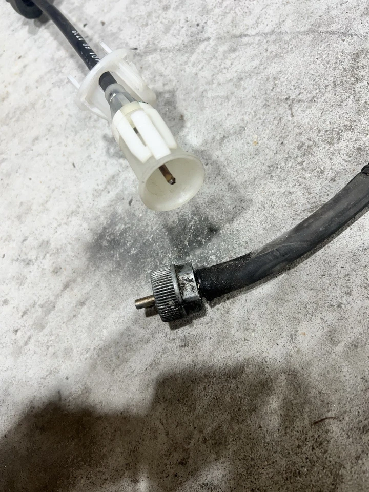 90-97 MAZDA MX-5 MIATA OEM SPEEDO, CABLE VELOCÍMETRO PARA TRANSMISIÓN MANUAL Foto 2 de 2