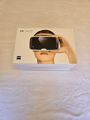 Zeiss VR One Plus Smartphone VR Headsest