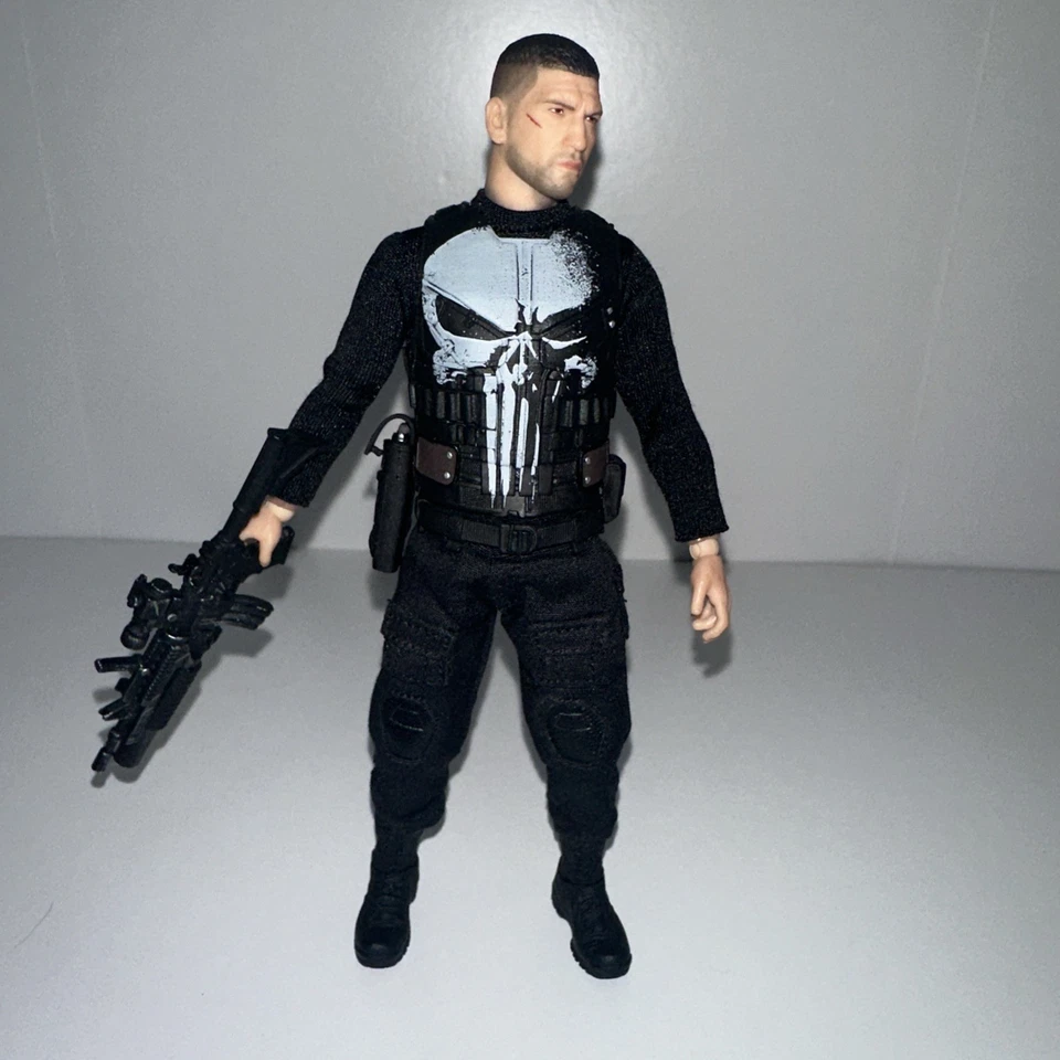 Figura de acción suelta Mezco One 12 Marvel Comics Punisher Foto 2 de 3