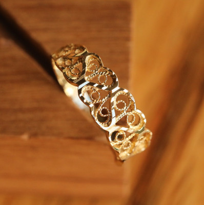 Ring 9 kt massiv Gelbgold Spitzenoptik Größe P1/2 Vintage gereinigt & poliert