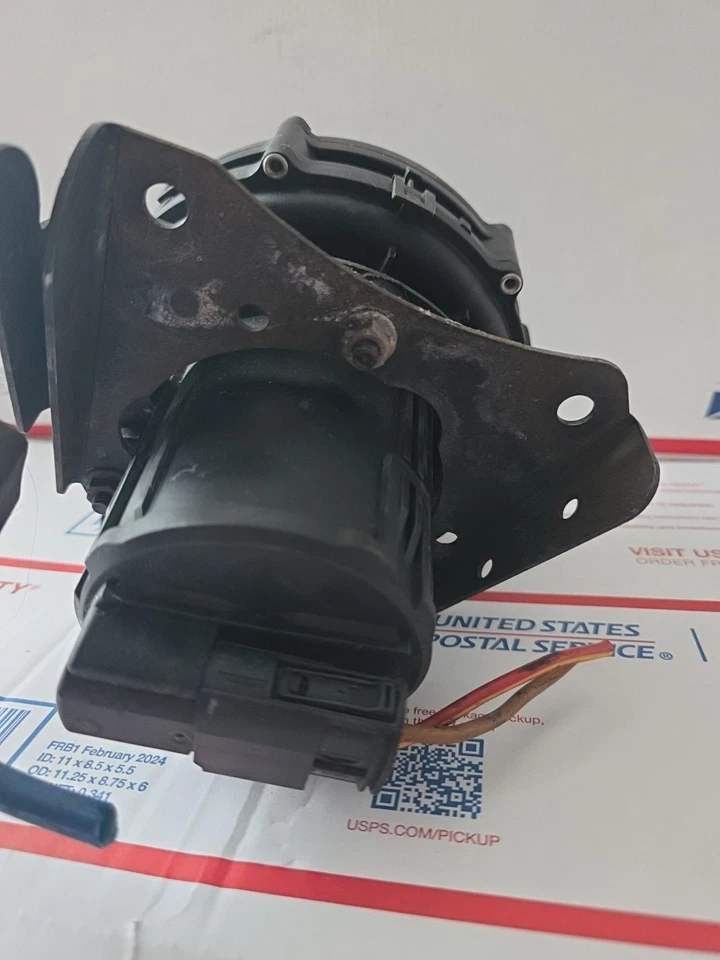 Bomba de inyección de aire secundaria BMW Z3 1996-1998 1,9 L 11-72-1-433-818 Foto 4 de 4