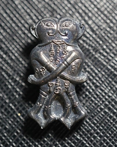 Mon Raman Charming Amulets (Copper material-black plated) Love Fetish Talisman - Picture 2 of 7