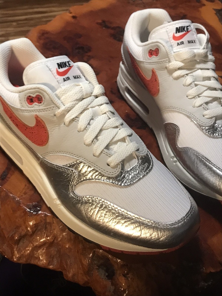 NIKE AIR MAX PRM PREMIUM WHITE/CHILE RED METALLIC SILVER HF7746-100 MEN  SIZE