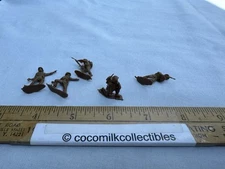 1960's Lot  5 Miniature Louis Marx Toys ? Plastic US Army Infantry Toy Soldiers