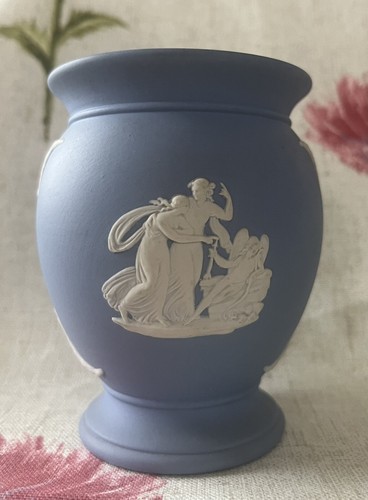 Wedgwood Jasperware Footed Urn Vase 4” - Picture 2 of 4