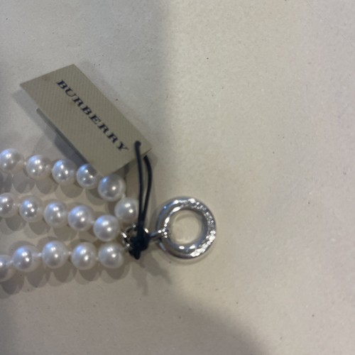 Brandneu Burberry Dreifach Strang Perlenarmband mit Herz Uhr Medaillon $450 Neu im Karton - Bild 15 von 18