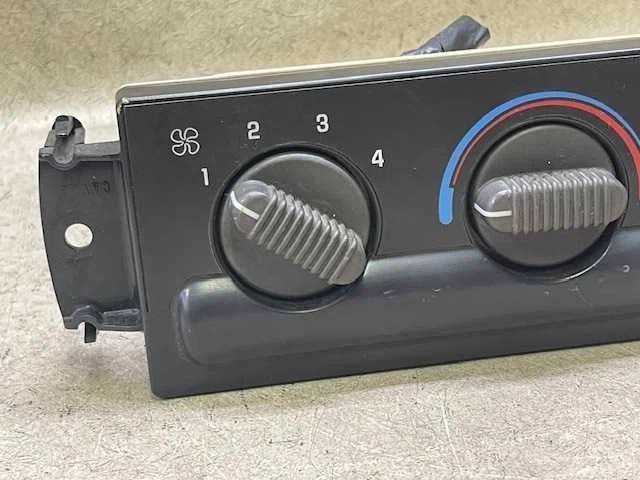 Temperature Climate Control Fits 99-05 CHEVROLET S10 BLAZER GMC JIMMY S15 e10-34 - Image 2 of 4