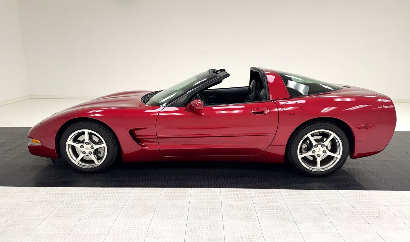 2002 Magnetic Red Tint Coat Metallic Chevrolet Corvette   | C5 Corvette Photo 4