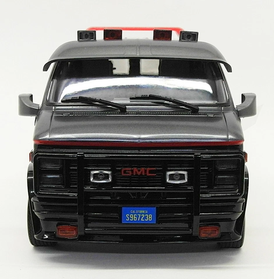 Greenlight 1/18 Scale Diecast 13521 - 1983 GMC Vandura - The A-Team - Image 4 of 4