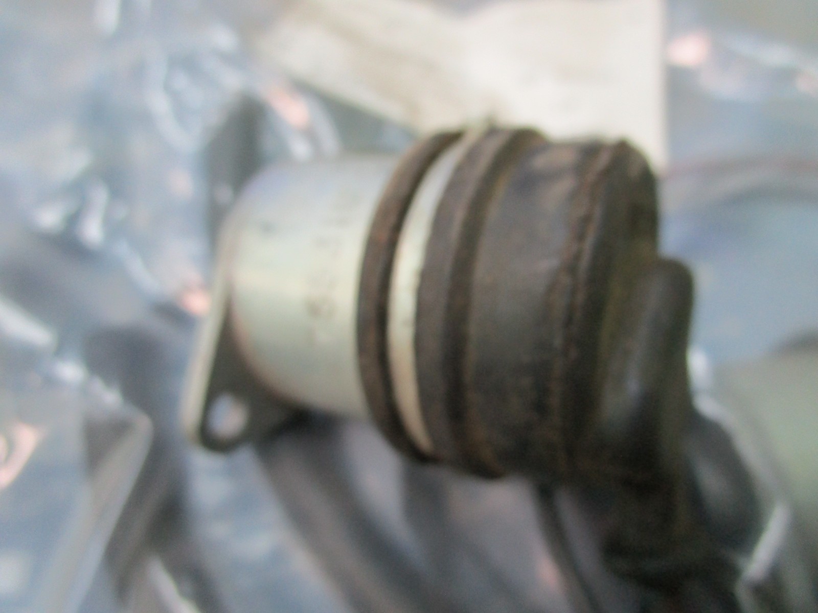 Rolls Royce Silver Cloud, Bentley S, rear shock damper solenoid & wiring UR1457