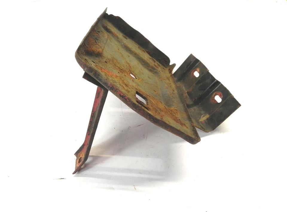USED 1960'S AMC BATTERY BOX BASE, TRAY, HOLDER RED 11 AND 1/2" BY 7 AND 1/2" BOX - Image 3 of 4