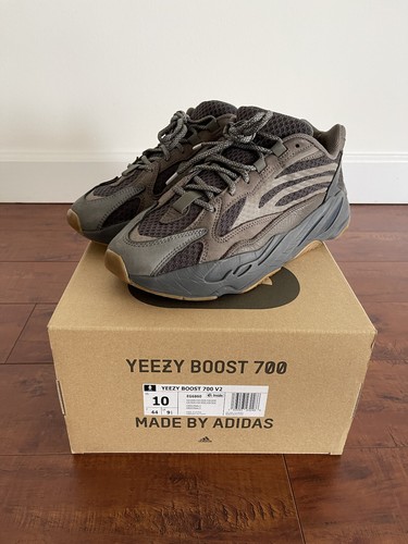 Authentic Adidas Yeezy Boost 700 V2 