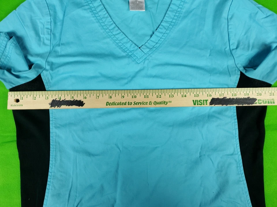 SB scrubs turquoise women's 2 pocket scrub top size M - Image 3 of 4