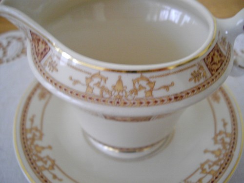 Vintage Syracuse China Fine China Old Ivory CALHOUN Brown Gold Creamer + Saucer - Picture 3 of 11