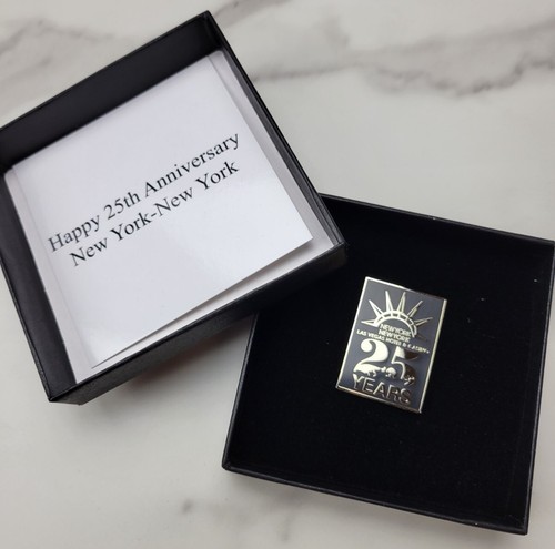 New York New York 25th Anniversary Pin Hotel and Casino Las Vegas - Picture 6 of 8