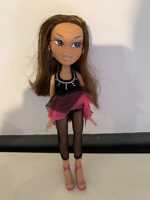 Vintage 2001 MGA Bratz Doll Dana With Earrings