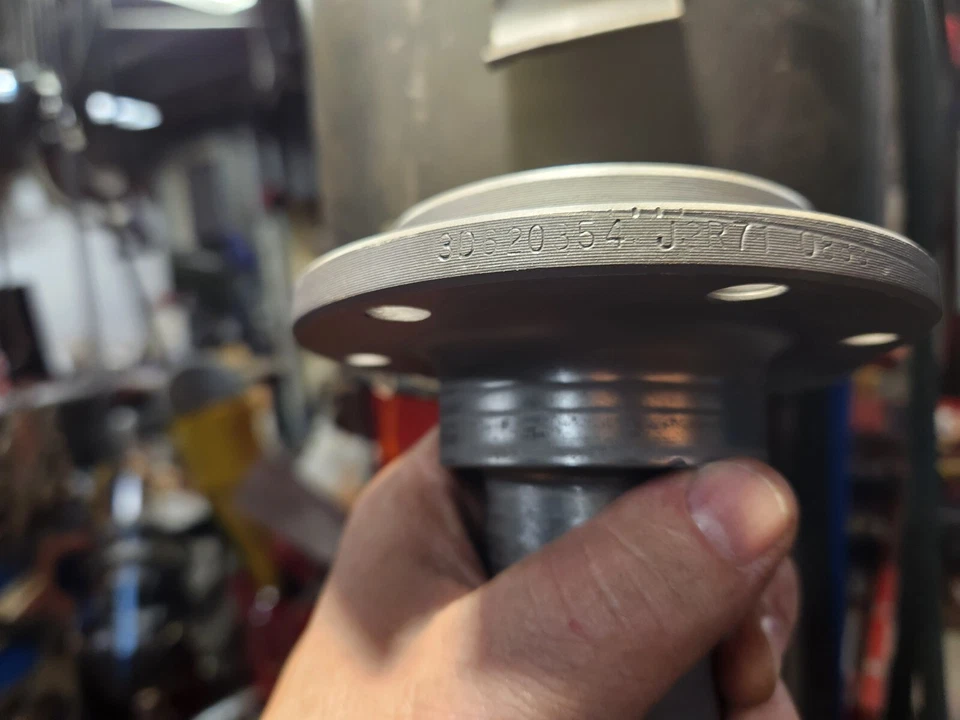 USED PAIR Dana 44IFS D44IFS TTB Spindles 80-91 Bronco/F150 4WD 4x4 - Image 3 of 4