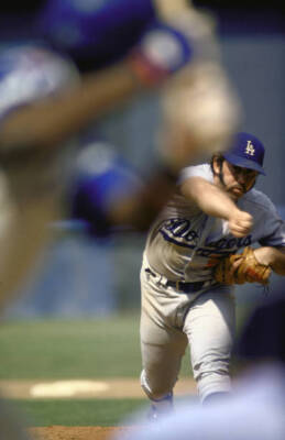Los Angeles Dodgers Mike Marshall in action, pitching vs Atl - 1974 Old Photo 1