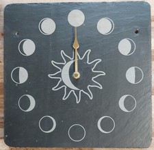 Mondphase Mondschieferuhr - in Cornwall ge&auml;tzt