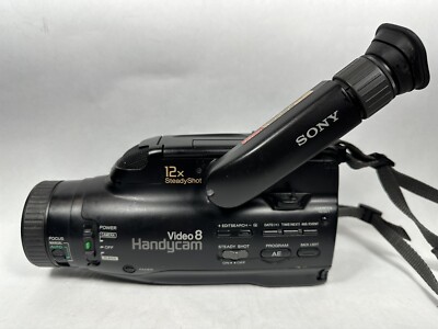 SONY CCD-FX630 Video8 Handycam Camcorder 2 Batteries Charger