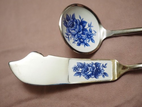 Silver Plated Handcrafted Butter Knife & Spoon. Decorated with White Blue Rose - Picture 4 of 16
