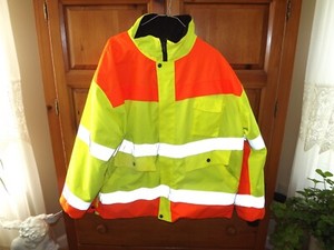 HIGH VISIBILITY ANSI ISEA Insulated Reflective ROAD WORK Bomber Safety Jacket XL