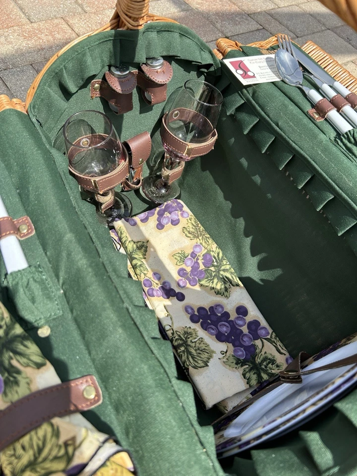 Cesta de cano de tempo de piquenique de vime para dois-nova, nunca usada - Imagem 2 de 4