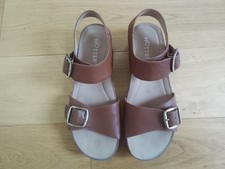 Hotter Tourist II Tan Sandals Size 7