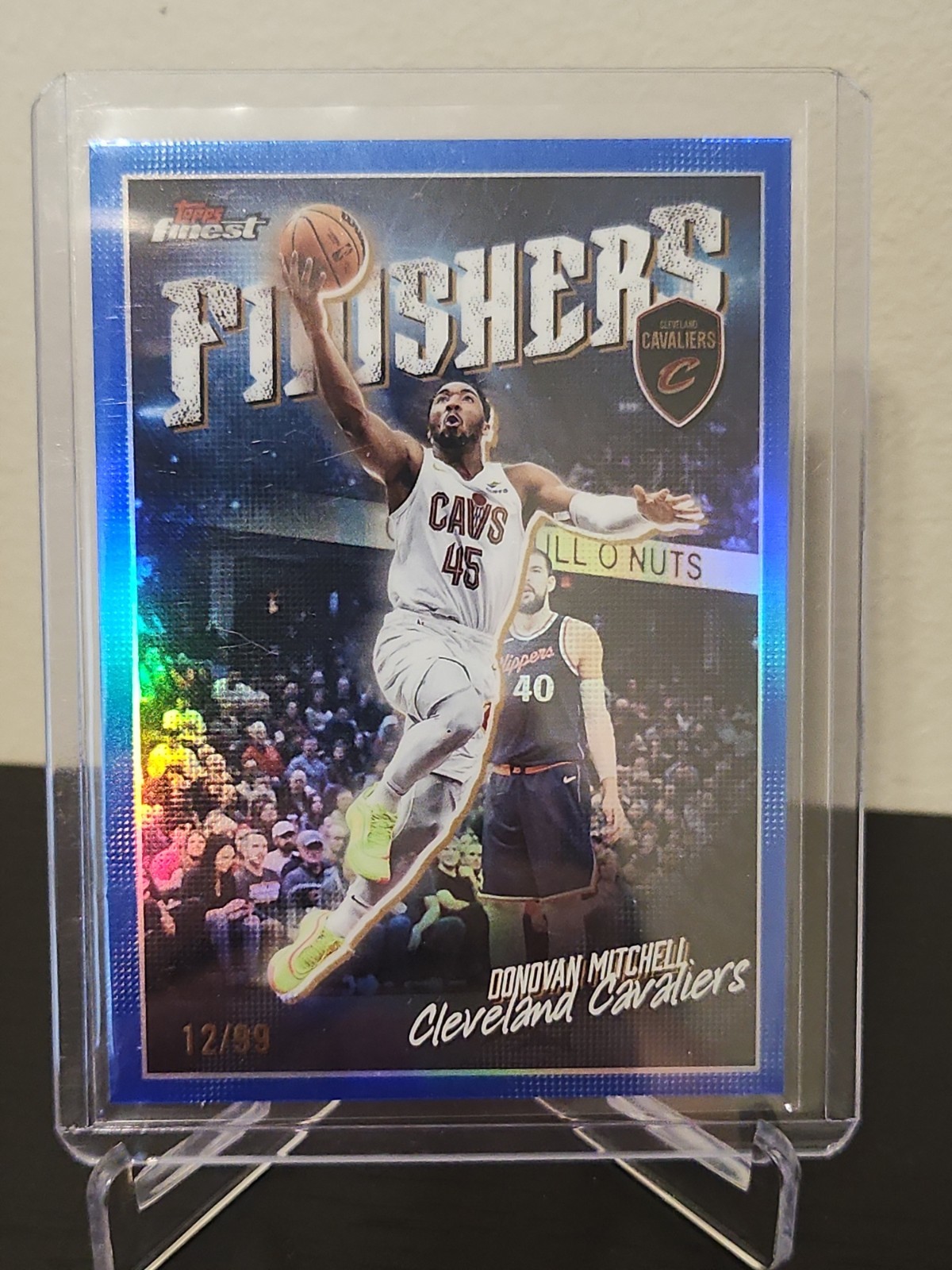 2025-26 Topps Finest - Finishers Donovan Mitchell #FI-7 Blue Refractor /99