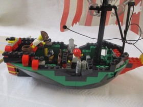 LEGO 6250 PIRATES CROSS BONE CLIPPER COMPLETE WITH MANUAL
