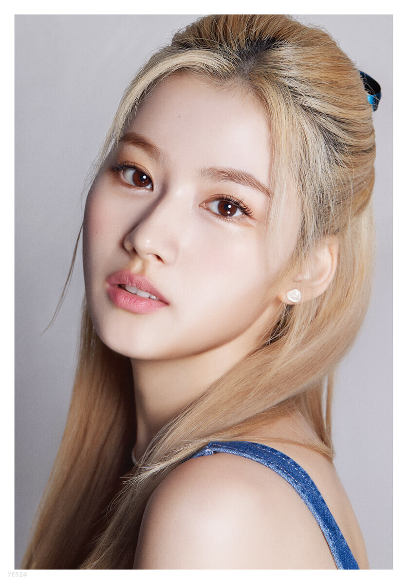 TWICE DICON D'FESTA Dispatch 10th Anniversary PHOTOBOOK +